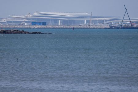 tagreuters.com2025binary_LYNXMPEL9M02Y-VIEWIMAGE