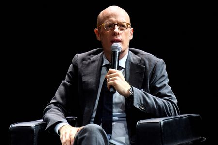 tagreuters.com2025binary_LYNXMPEL9N066-VIEWIMAGE