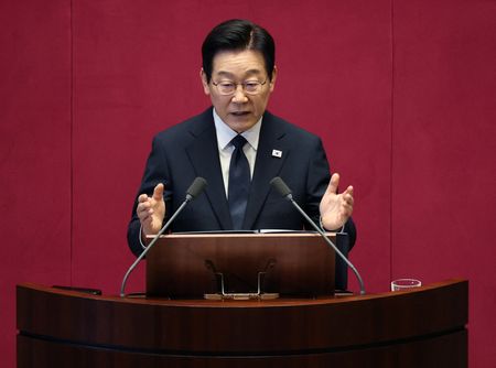 tagreuters.com2025binary_LYNXMPELA3049-VIEWIMAGE