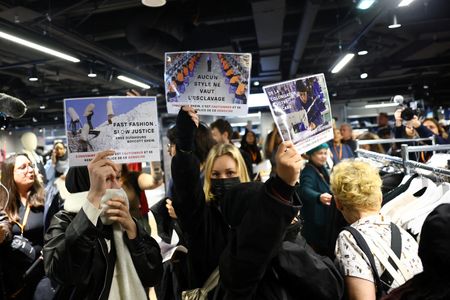 tagreuters.com2025binary_LYNXMPELA50SU-VIEWIMAGE