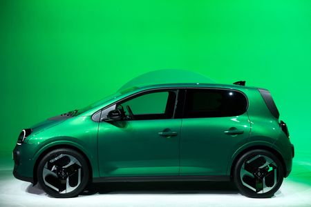 tagreuters.com2025binary_LYNXMPELA50XD-VIEWIMAGE