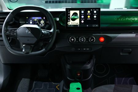 tagreuters.com2025binary_LYNXMPELA50XV-VIEWIMAGE