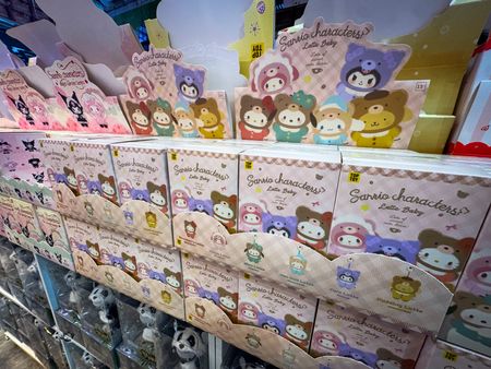 tagreuters.com2025binary_LYNXMPELAD0JV-VIEWIMAGE