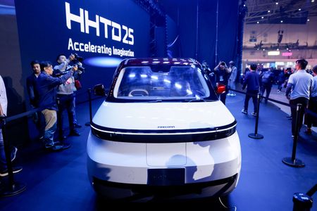 tagreuters.com2025binary_LYNXMPELAK0BY-VIEWIMAGE