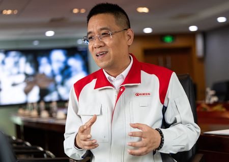 tagreuters.com2025binary_LYNXMPELAP02C-VIEWIMAGE