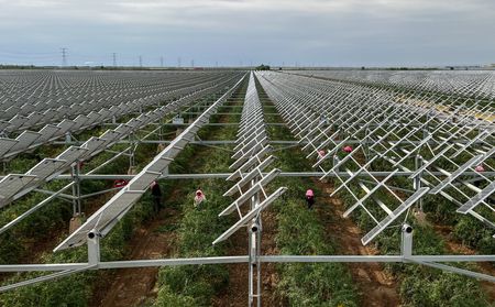 tagreuters.com2025binary_LYNXMPELB90II-VIEWIMAGE