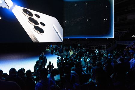 tagreuters.com2025binary_LYNXNPEL0M024-VIEWIMAGE