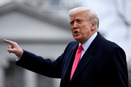 tagreuters.com2025binary_LYNXNPEL1Q0KA-VIEWIMAGE