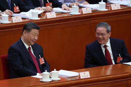 tagreuters.com2025binary_LYNXNPEL24032-VIEWIMAGE