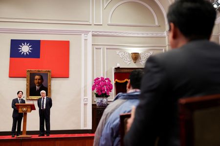 tagreuters.com2025binary_LYNXNPEL250EF-VIEWIMAGE