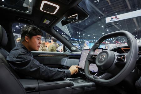 tagreuters.com2025binary_LYNXNPEL2O0AX-VIEWIMAGE