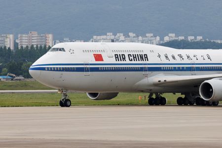 tagreuters.com2025binary_LYNXNPEL2R0QR-VIEWIMAGE