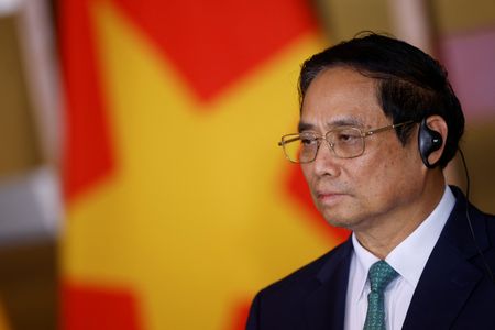 tagreuters.com2025binary_LYNXNPEL32051-VIEWIMAGE