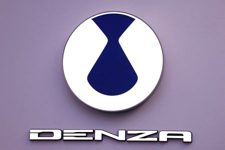 tagreuters.com2025binary_LYNXNPEL360I0-VIEWIMAGE