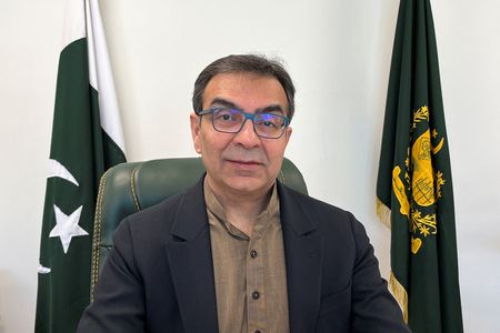 tagreuters.com2025binary_LYNXNPEL390OL-VIEWIMAGE