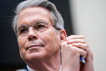 tagreuters.com2025binary_LYNXNPEL4O027-VIEWIMAGE