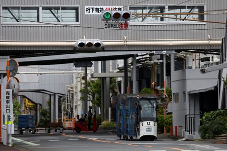 tagreuters.com2025binary_LYNXNPEL4R174-VIEWIMAGE