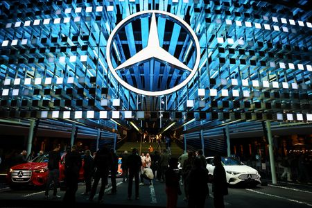 tagreuters.com2025binary_LYNXNPEL87064-VIEWIMAGE