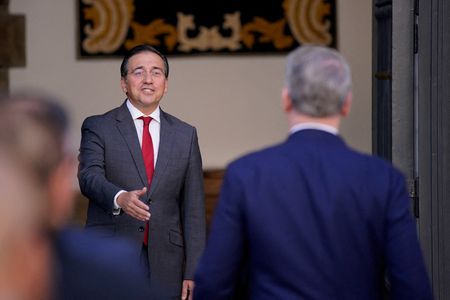 tagreuters.com2025binary_LYNXNPEL8D057-VIEWIMAGE