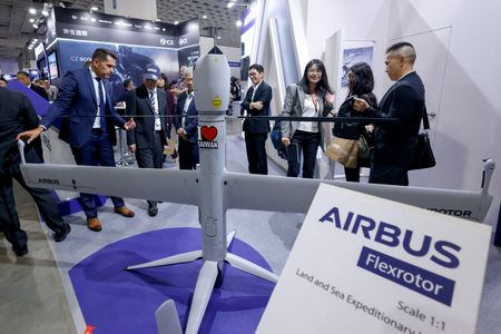 tagreuters.com2025binary_LYNXNPEL8H0DT-VIEWIMAGE