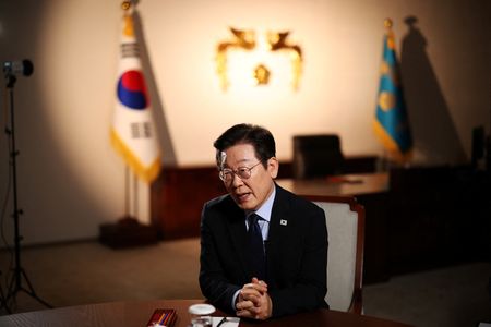 tagreuters.com2025binary_LYNXNPEL8K0F6-VIEWIMAGE