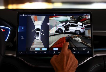 tagreuters.com2025binary_LYNXNPEL8L050-VIEWIMAGE