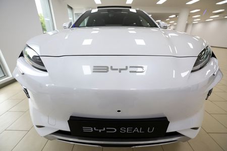 tagreuters.com2025binary_LYNXNPEL8L051-VIEWIMAGE