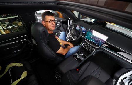 tagreuters.com2025binary_LYNXNPEL8L052-VIEWIMAGE