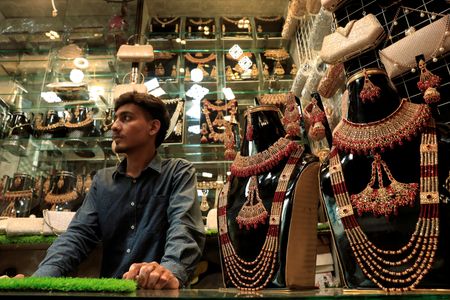 tagreuters.com2025binary_LYNXNPEL8N050-VIEWIMAGE