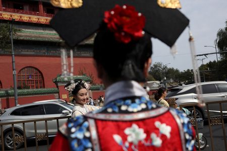 tagreuters.com2025binary_LYNXNPEL98044-VIEWIMAGE