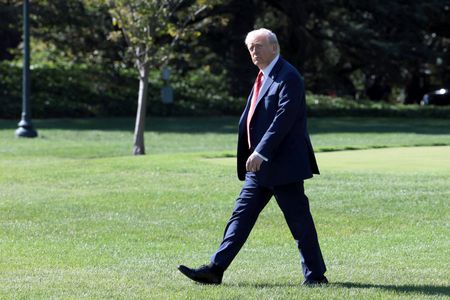 tagreuters.com2025binary_LYNXNPEL990SL-VIEWIMAGE