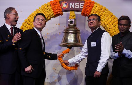 tagreuters.com2025binary_LYNXNPEL9D06Q-VIEWIMAGE