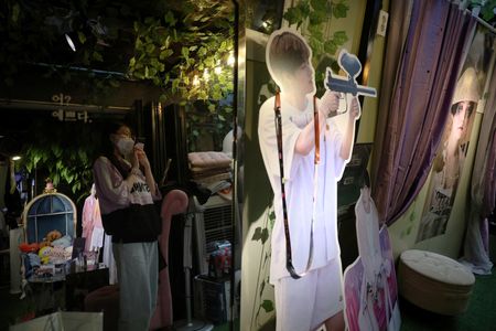 tagreuters.com2022binary_LYNXMPEI5E0AU-VIEWIMAGE