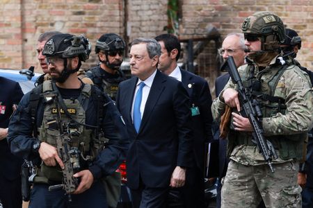 tagreuters.com2022binary_LYNXMPEI5F0DQ-VIEWIMAGE