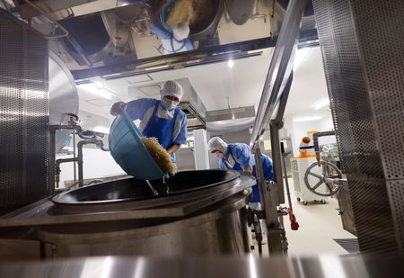 tagreuters.com2022binary_LYNXMPEI6410P-VIEWIMAGE