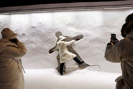 tagreuters.com2024binary_LYNXMPEK0407B-VIEWIMAGE