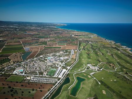 tagreuters.com2024binary_LYNXMPEK560KH-VIEWIMAGE