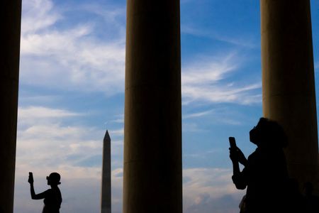 tagreuters.com2024binary_LYNXMPEKBA0JV-VIEWIMAGE