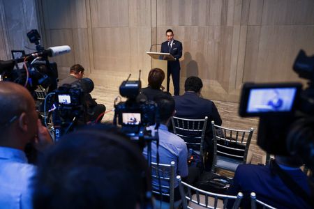 tagreuters.com2024binary_LYNXMPEKBI09Q-VIEWIMAGE