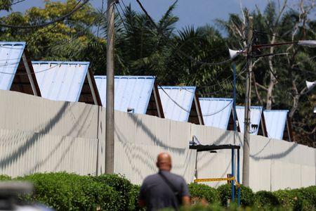 tagreuters.com2025binary_LYNXMPEL020CI-VIEWIMAGE