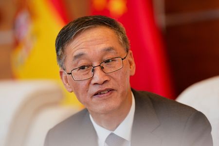 tagreuters.com2025binary_LYNXMPEL3F0G5-VIEWIMAGE