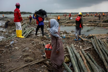 tagreuters.com2025binary_LYNXMPEL3H0JQ-VIEWIMAGE