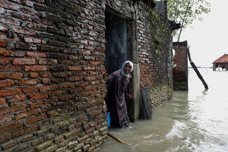 tagreuters.com2025binary_LYNXMPEL3H0K4-VIEWIMAGE