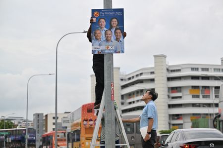 tagreuters.com2025binary_LYNXMPEL3M0B6-VIEWIMAGE