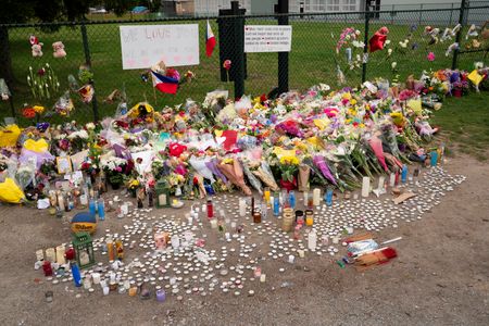 tagreuters.com2025binary_LYNXMPEL3R10F-VIEWIMAGE