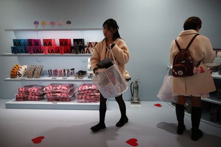 tagreuters.com2025binary_LYNXMPEL401DN-VIEWIMAGE