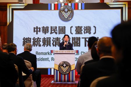 tagreuters.com2025binary_LYNXMPEL4704J-VIEWIMAGE