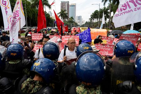 tagreuters.com2025binary_LYNXMPEL4C0JG-VIEWIMAGE