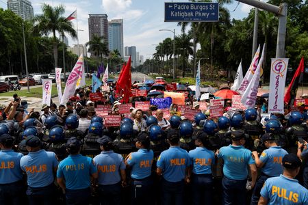 tagreuters.com2025binary_LYNXMPEL4C0JH-VIEWIMAGE