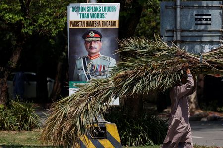 tagreuters.com2025binary_LYNXMPEL4J0KF-VIEWIMAGE